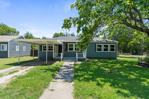 566 Loraine Cir, Greenville, TX, 75401-2228 | Card Image