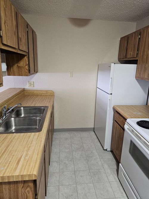 apt-9-1757 4th Ave, Windom, MN, 56101-1248 | Card Image