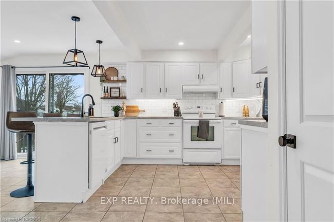 100 Hinks St, House other with 3 bedrooms, 0 bathrooms and 2 parking in Walkerton ON | Image 5