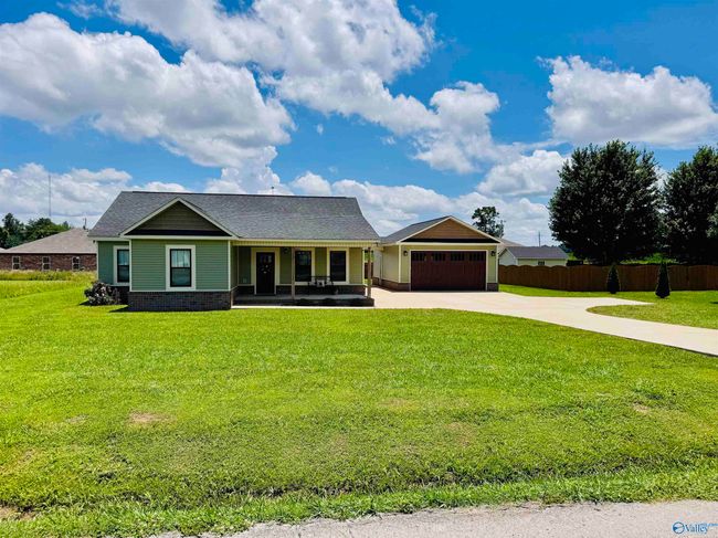 624 2 Nd Ave S, House other with 3 bedrooms, 2 bathrooms and null parking in Loretto TN | Image 4