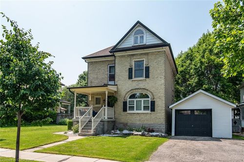 26 Queen St, Elmira, ON, N3B2T1 | Card Image