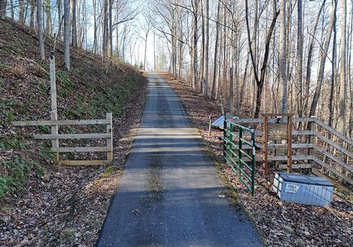 1512 Upper Bell Creek Rd, Hiawassee, GA, 30546-1963 | Card Image