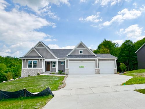 5940 Valley Point Dr Se, Caledonia, MI, 49316-5801 | Card Image