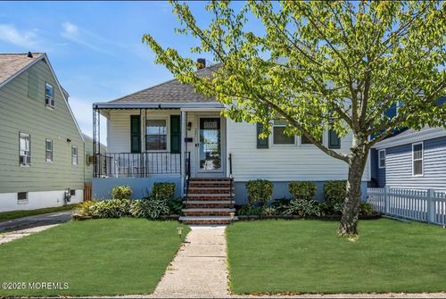 321 16th Ave, Lake Como, NJ, 07719-3002 | Card Image