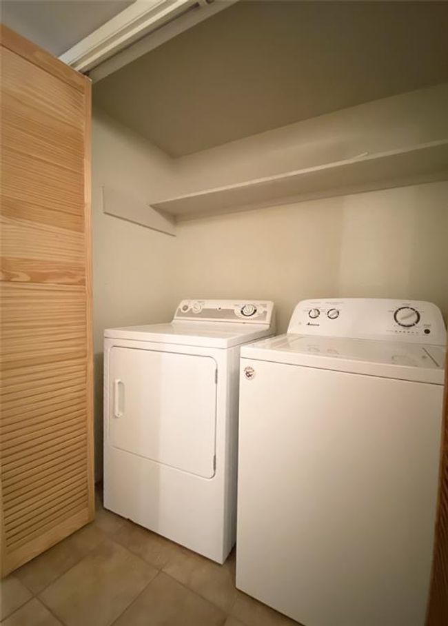 UNIT-903 - 10555 Turtlewood Ct, Townhouse with 2 bedrooms, 2 bathrooms and null parking in Houston TX | Image 16