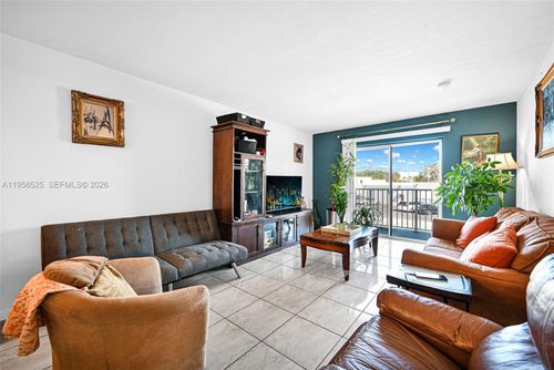 apt-203-12890 Ne 8th Ave, North Miami, FL, 33161-4955 | Card Image