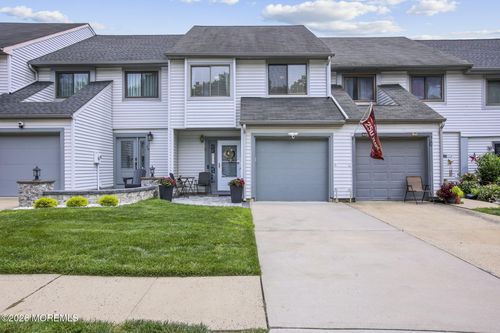 18 Lexington Cir, Matawan, NJ, 07747-3762 | Card Image