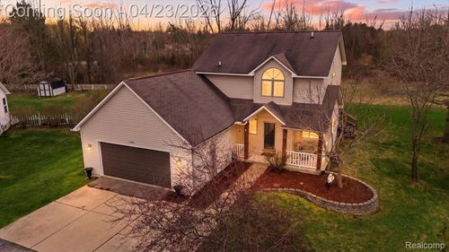 2309 Wood Creek Court, Burton, MI, 48519 | Card Image