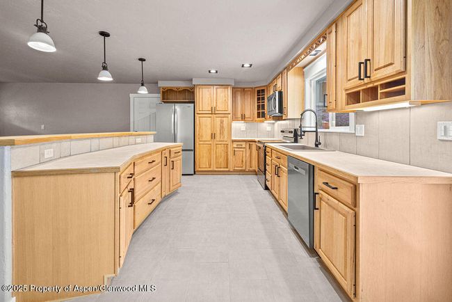 885 Stout St, House other with 5 bedrooms, 3 bathrooms and null parking in Craig CO | Image 9