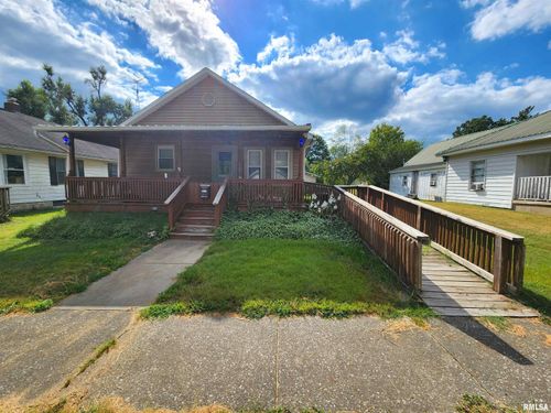 413 N 8th St, Herrin, IL, 62948-3306 | Card Image
