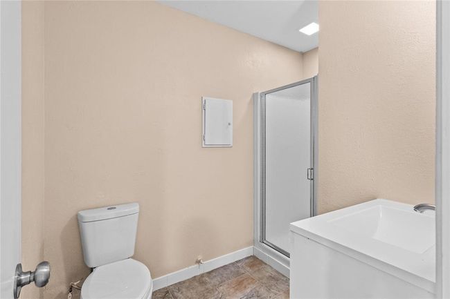 efficiency bathroom | Image 18