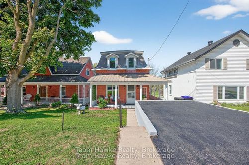 19 Water St, Penetanguishene, ON, L9M1M8 | Card Image