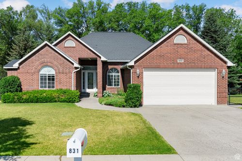 831 N Brookside Dr, Preston, ID, 83263-5643 | Card Image