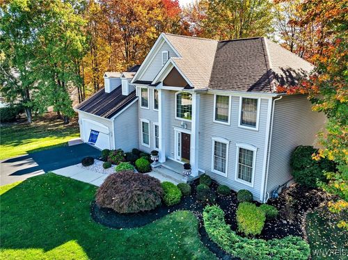 15 Brentwood Cmn, Orchard Park, NY, 14127-4832 | Card Image