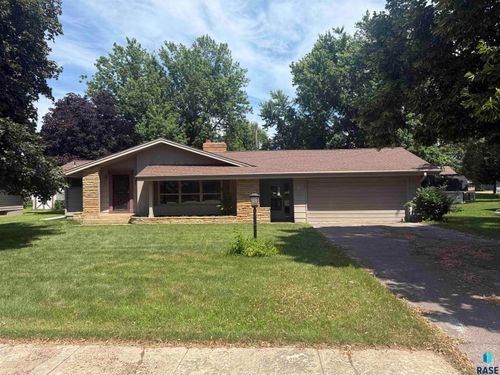 708 S Relanto St, Freeman, SD, 57029-2027 | Card Image