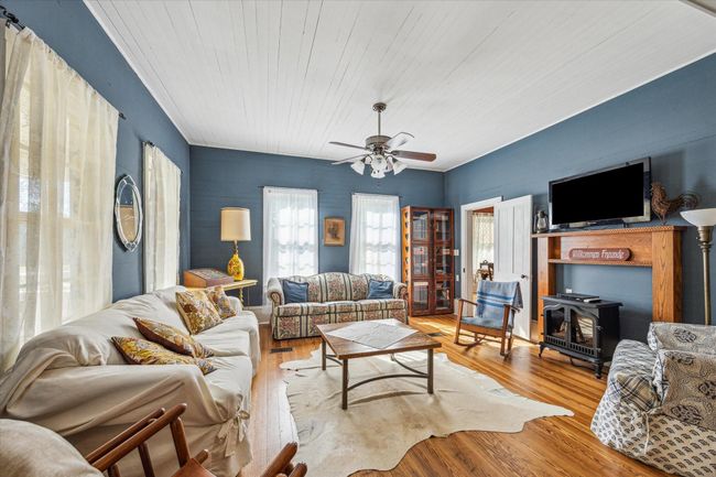 10753 Track Rd E, House other with 3 bedrooms, 4 bathrooms and null parking in Cat Spring TX | Image 10