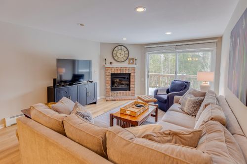unit-8-5 White Oak Ln, Lincoln, NH, 03251-4443 | Card Image
