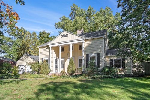 1048 Plymouth Ave Se, East Grand Rapids, MI, 49506-6526 | Card Image