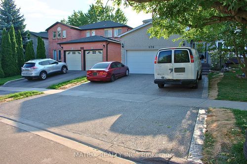 978 Rambleberry Ave, Pickering, ON, L1V5Y4 | Card Image