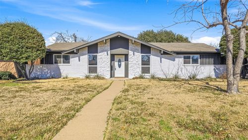 1813 Crockett St, Garland, TX, 75042-5025 | Card Image