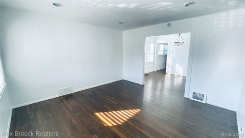 465 E Oakridge #1 Street, Ferndale, MI, 48220 | Card Image