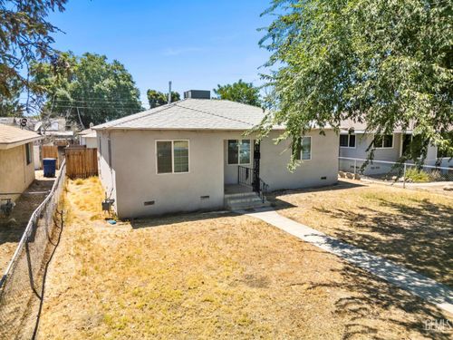315 Cypress St, Bakersfield, CA, 93304-1705 | Card Image