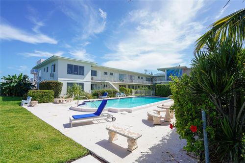apt-4-2250 Bay Dr, Miami Beach, FL, 33141-3484 | Card Image