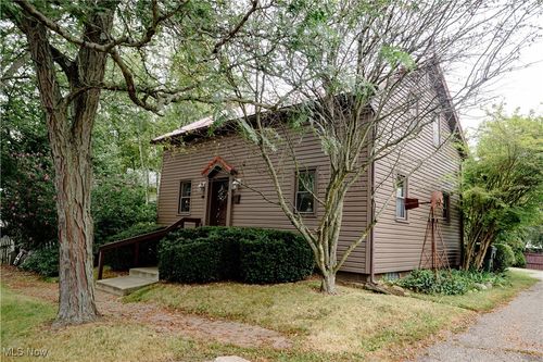 229 Liberty St W, East Canton, OH, 44730-1132 | Card Image