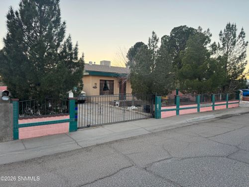 1120 Luna St, Las Cruces, NM, 88001-4147 | Card Image