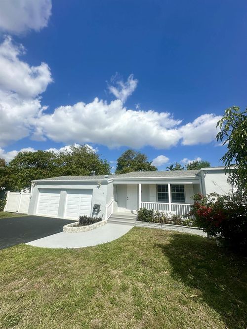 33 Nw 118th St, Miami, FL, 33168-4428 | Card Image