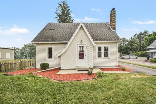 380 S Main St, Freeland, MI, 48623-8802 | Card Image
