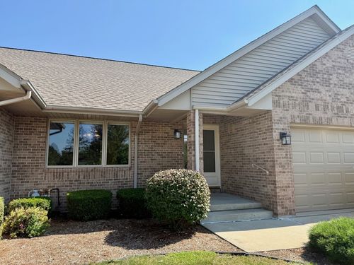 1450 Adrienne Cir, Sycamore, IL, 60178-3271 | Card Image