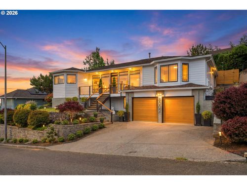 8002 Se 140th Dr, Portland, OR, 97236-6611 | Card Image