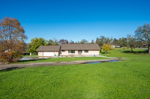 19424 Posey Ln, Redding, CA, 96003-9539 | Card Image