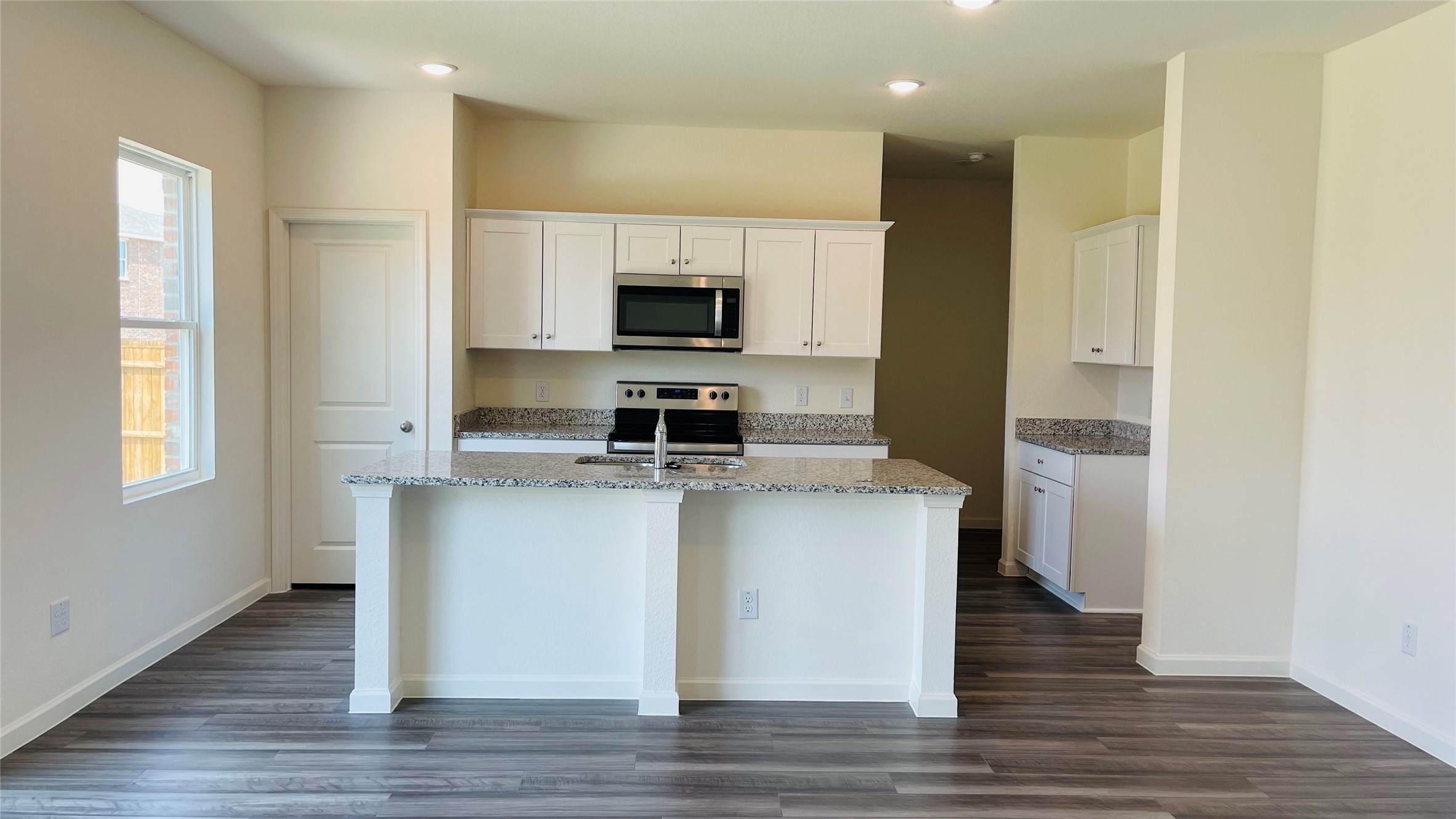 Residential Lease in Edgecliff Village