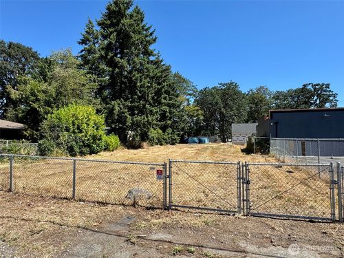 8209 Maple St Sw, Lakewood, WA, 98498-2214 | Card Image
