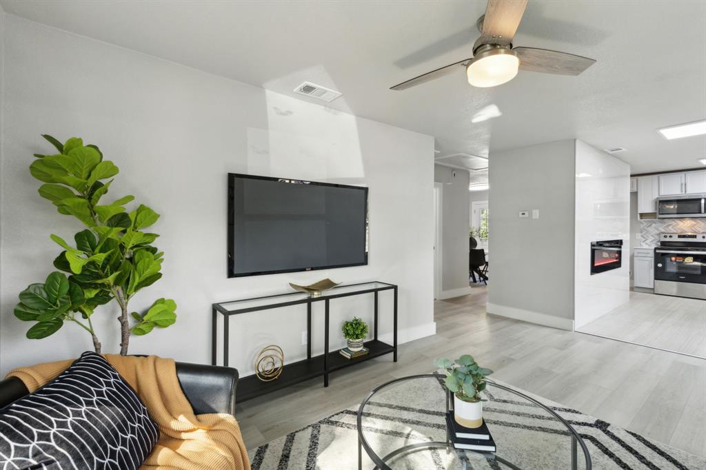 Mundy Dr, Dallas, TX 75216