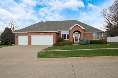 4701 Bristol Dr, Sioux City, IA, 51106-9766 | Card Image