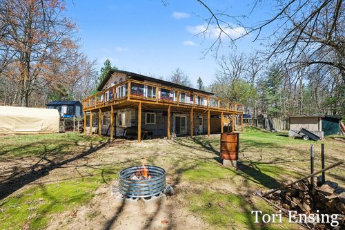 11837 Baker Rd, Greenville, MI, 48838-9439 | Card Image
