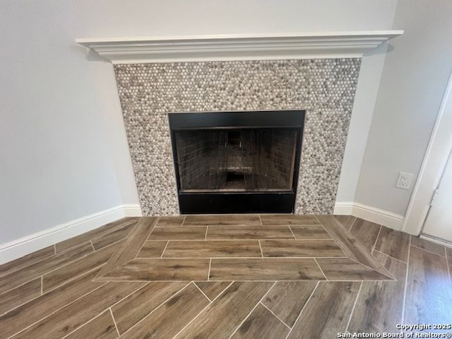 9003 Meridian Oak Ln, House other with 3 bedrooms, 2 bathrooms and null parking in Austin TX | Image 12