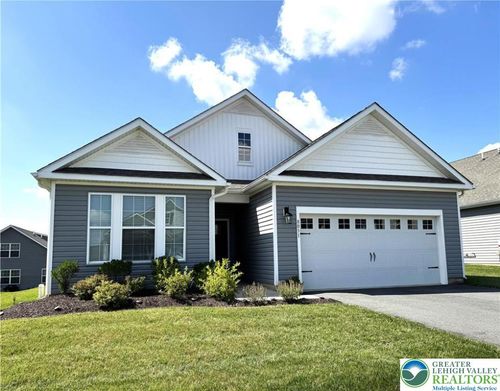 8031 Schaefer Crst, Breinigsville, PA, 18031-8711 | Card Image