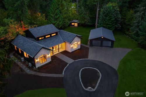11905 325th Ave Ne, Duvall, WA, 98019-7016 | Card Image