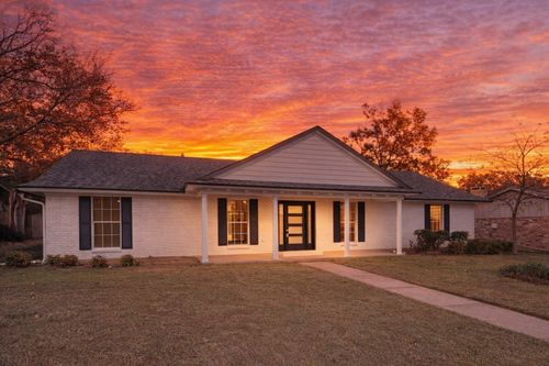 2203 Foxcroft Cir, Denton, TX, 76209-7819 | Card Image