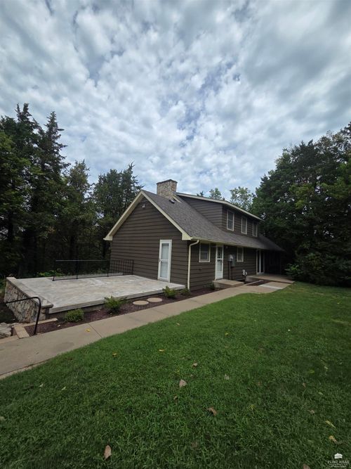 2025 College Heights Rd, Manhattan, KS, 66502-3505 | Card Image