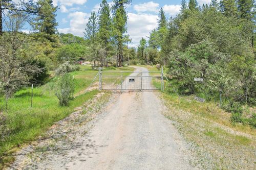 4522 Mystic Mine Rd, Somerset, CA, 95684-9245 | Card Image