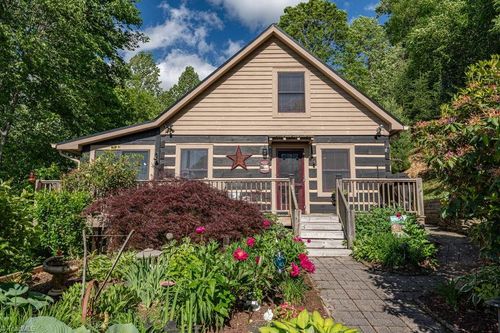 612 Joe Shoemaker Rd, Vilas, NC, 28692-9139 | Card Image