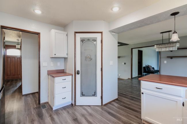 1255 Chukar Cir, House other with 4 bedrooms, 2 bathrooms and 2 parking in Mountain Home ID | Image 11