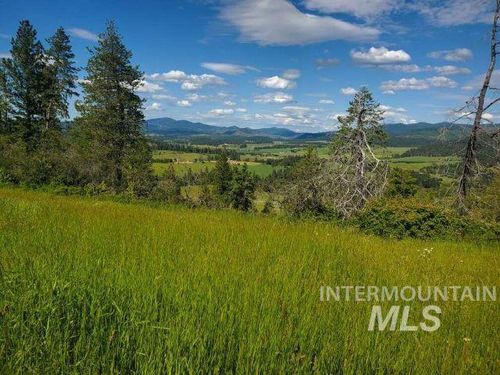 1017 Laura Ln, Princeton, ID, 83857-5004 | Card Image