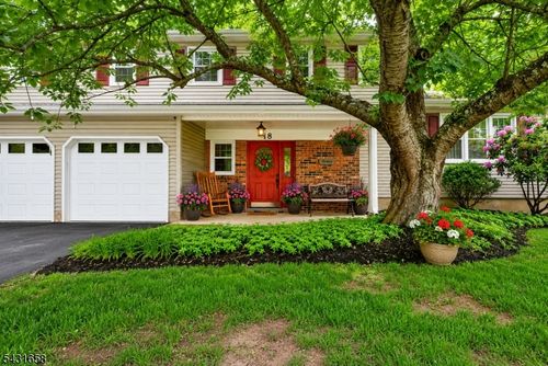 18 Randi Way, Ewing, NJ, 08560-1214 | Card Image