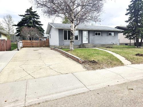 3532 50 Ave, Innisfail, AB, T4G1J1 | Card Image
